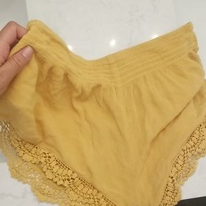 Lace flowy shorts